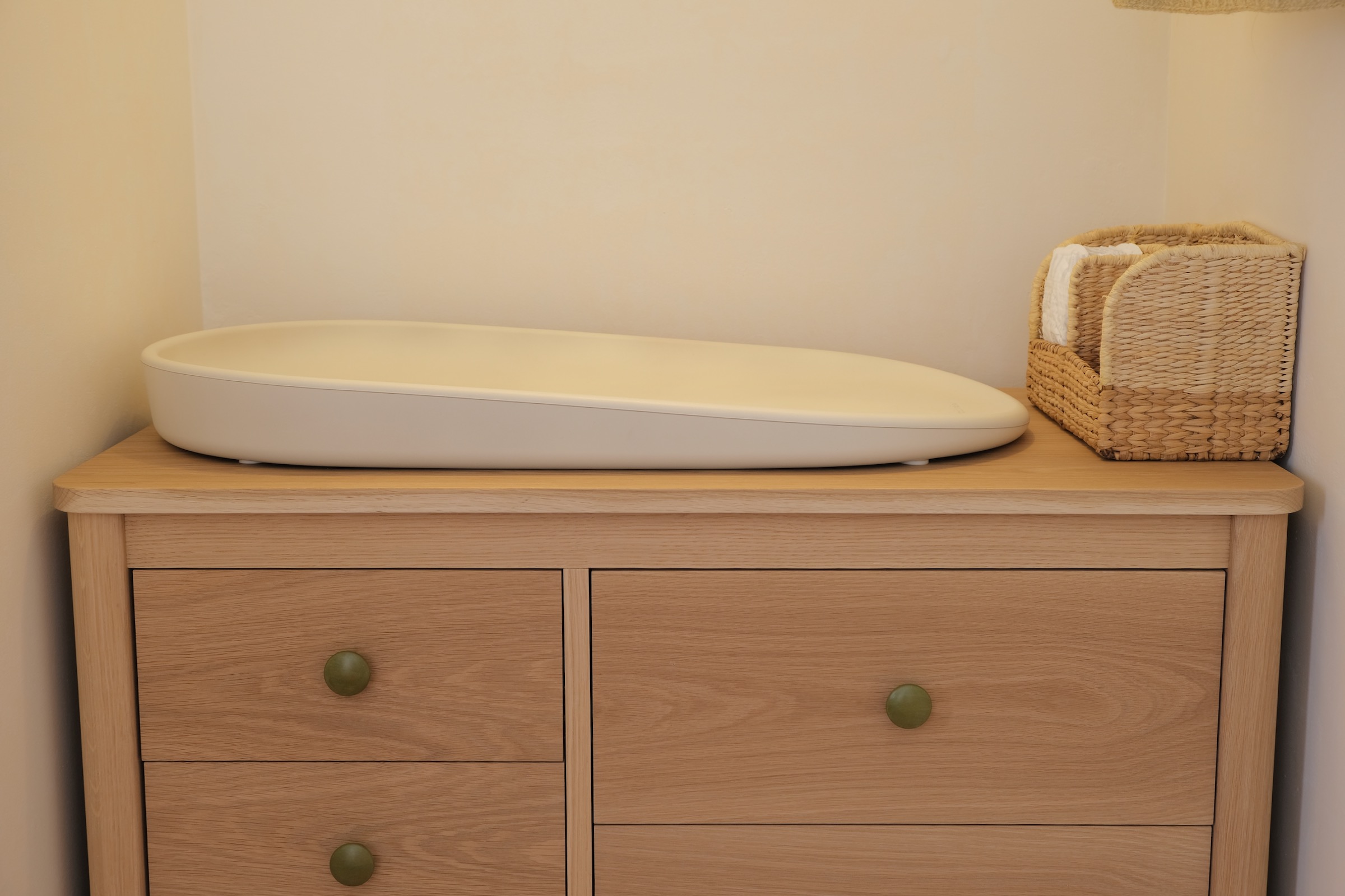 Benchwood Dresser detail